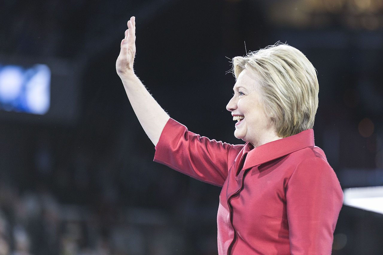 GOP Researcher Makes Shocking Claim About Clinton s Deleted Emails 