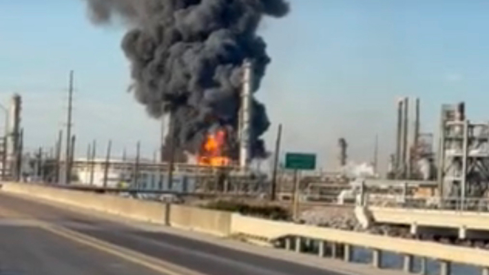 Massive Explosion at Crude Oil Refinery Rocks Texas City as Residents ...